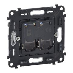 Розетка RJ45 двойная Кат.6 STP Legrand Valena IN'MATIC